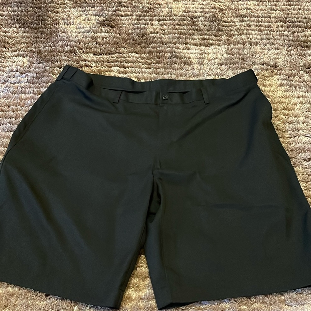 men’s golf shorts